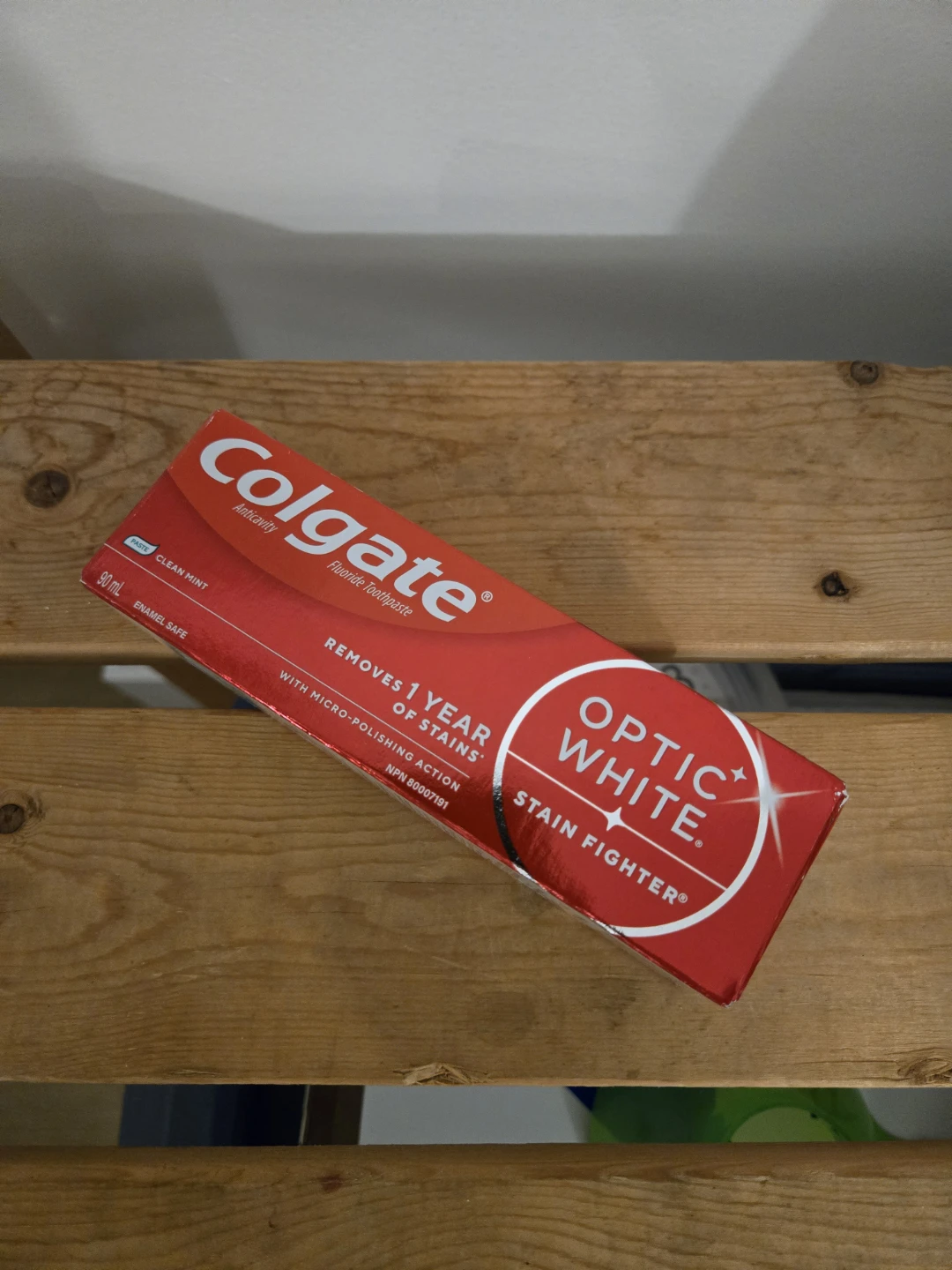 Colgate Optic White Stain Fighter Toothpaste 90ml