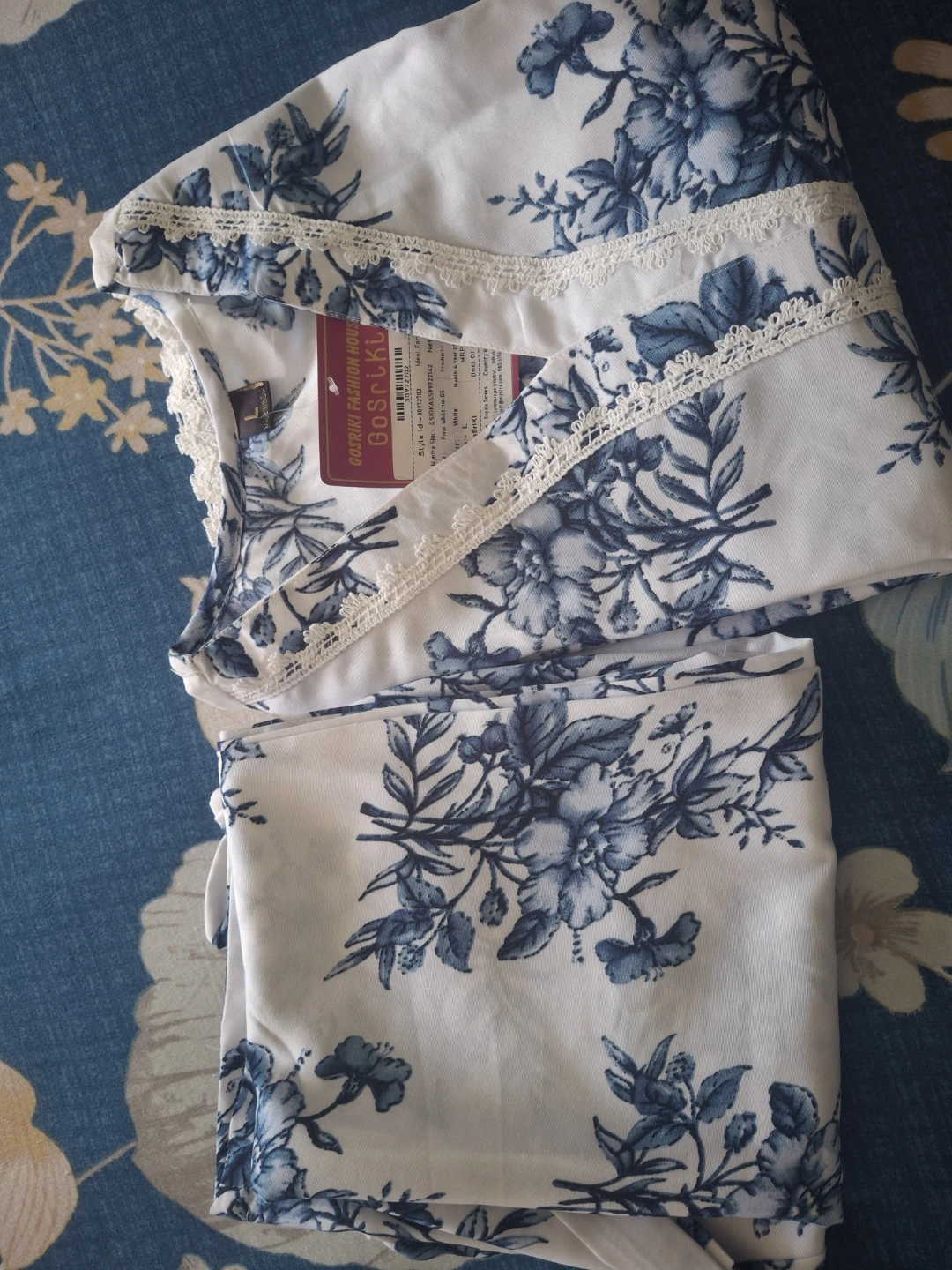 GoSriKi White Floral Print Kurta Set 🏈