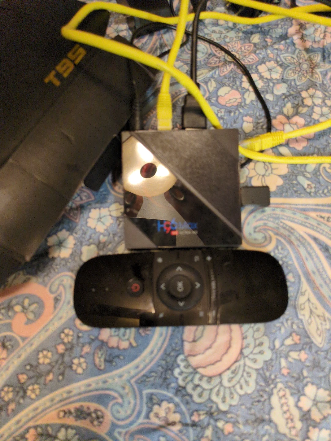 T95 TV Box with Remote and Cables - photo 2