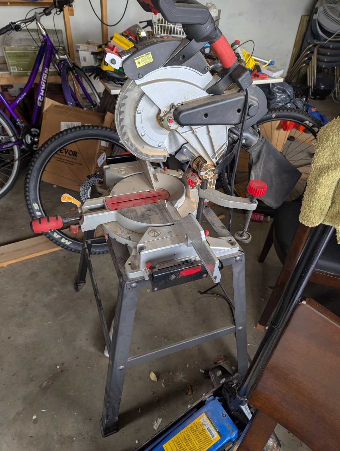 Dual bevel sliding miter saw - photo 4