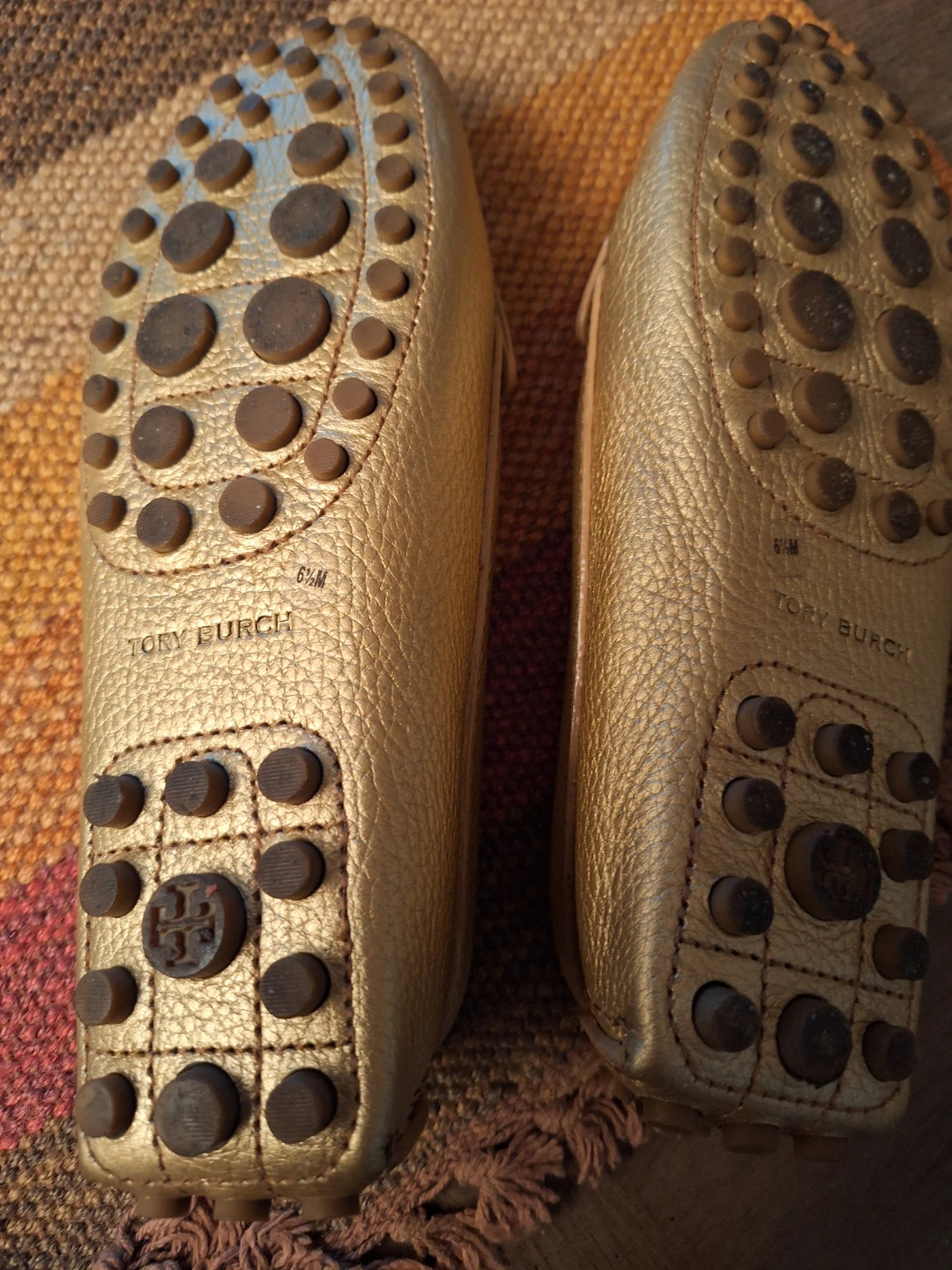 Tory Burch Gold Leather Loafers - photo 4