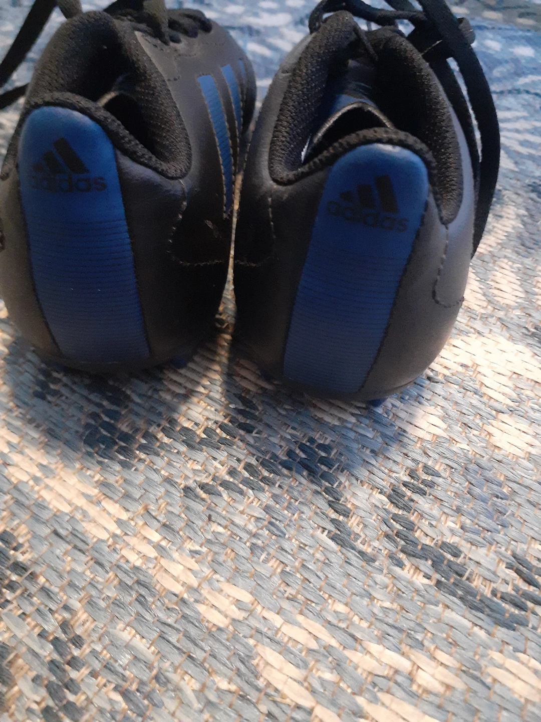 Adidas youth soccer cleats size 2 - photo 3
