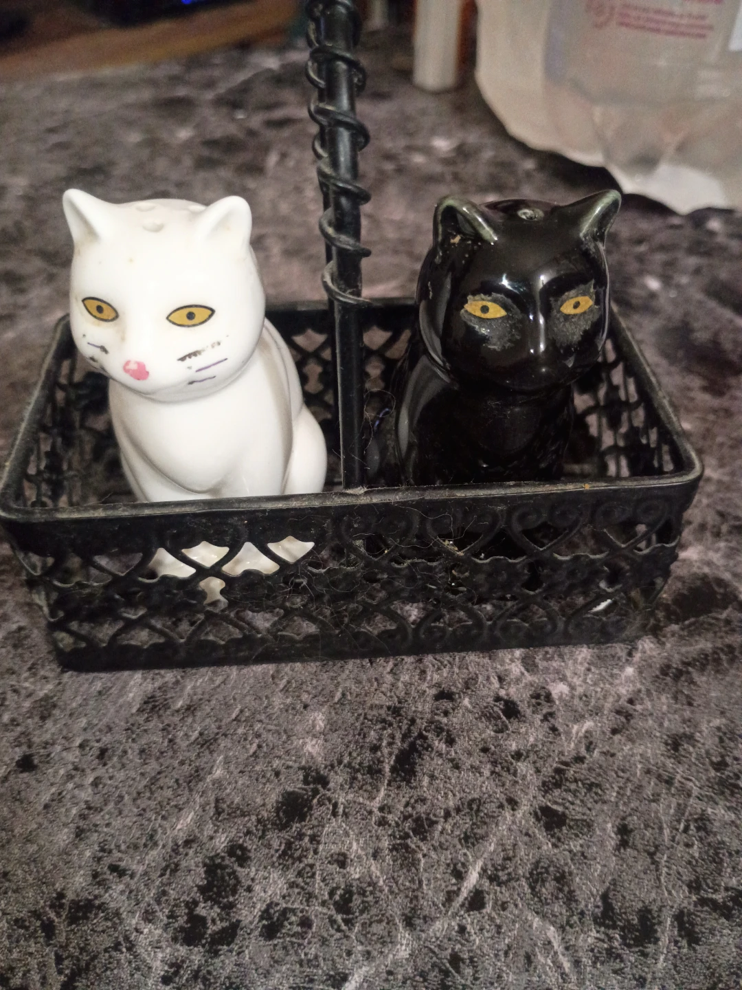 Ceramic Cat Salt and Pepper Shakers with Metal Holder - photo 2
