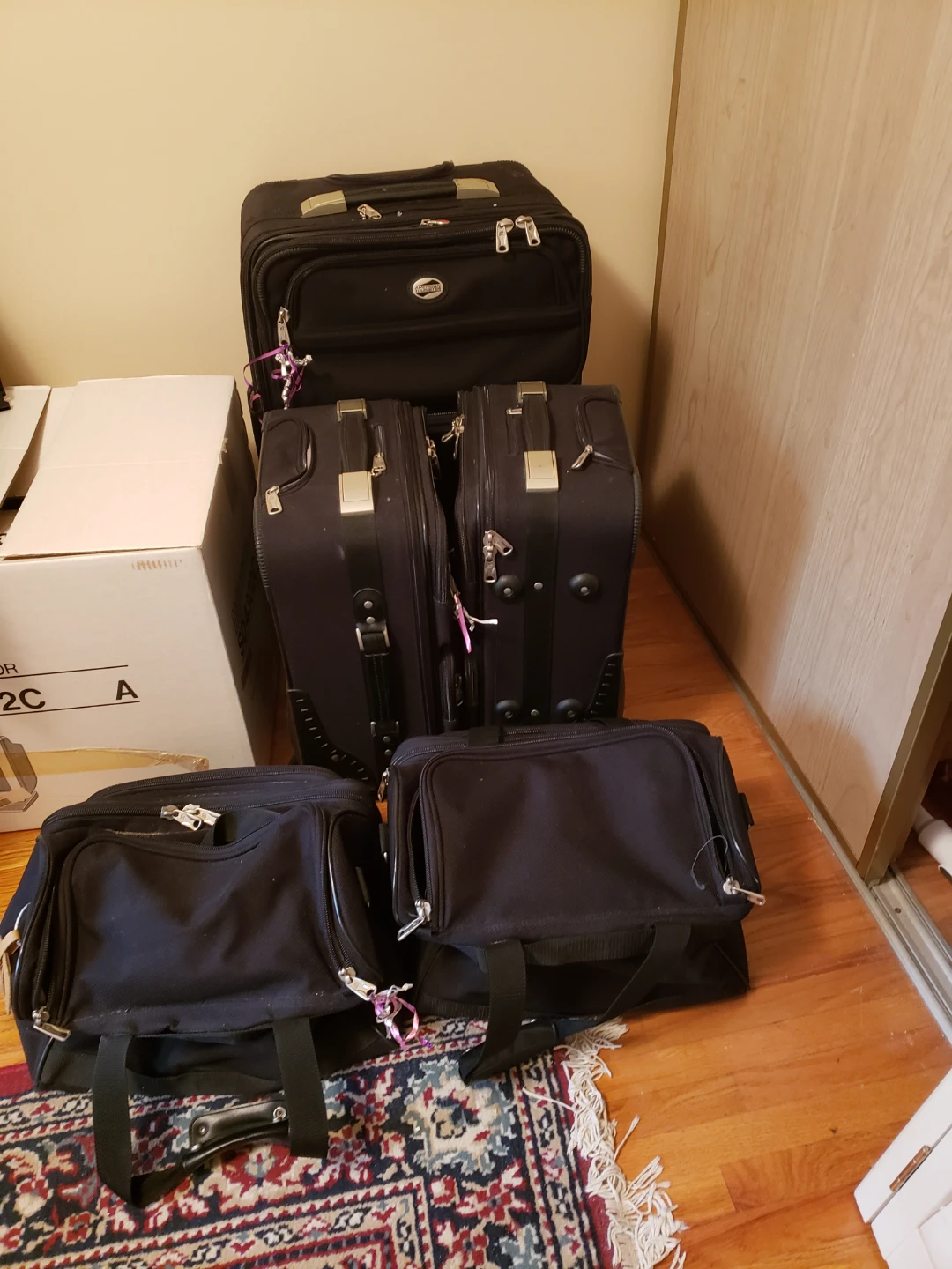 American Tourister Luggage Set