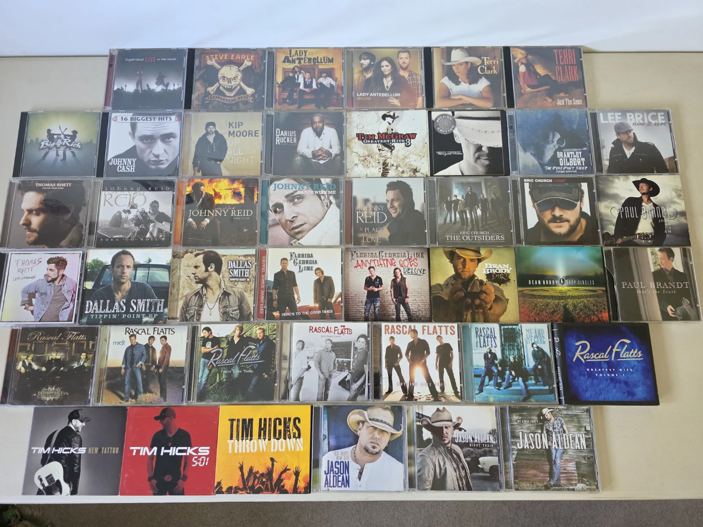 (123) Large Collection of CDs 🏈 - photo 2
