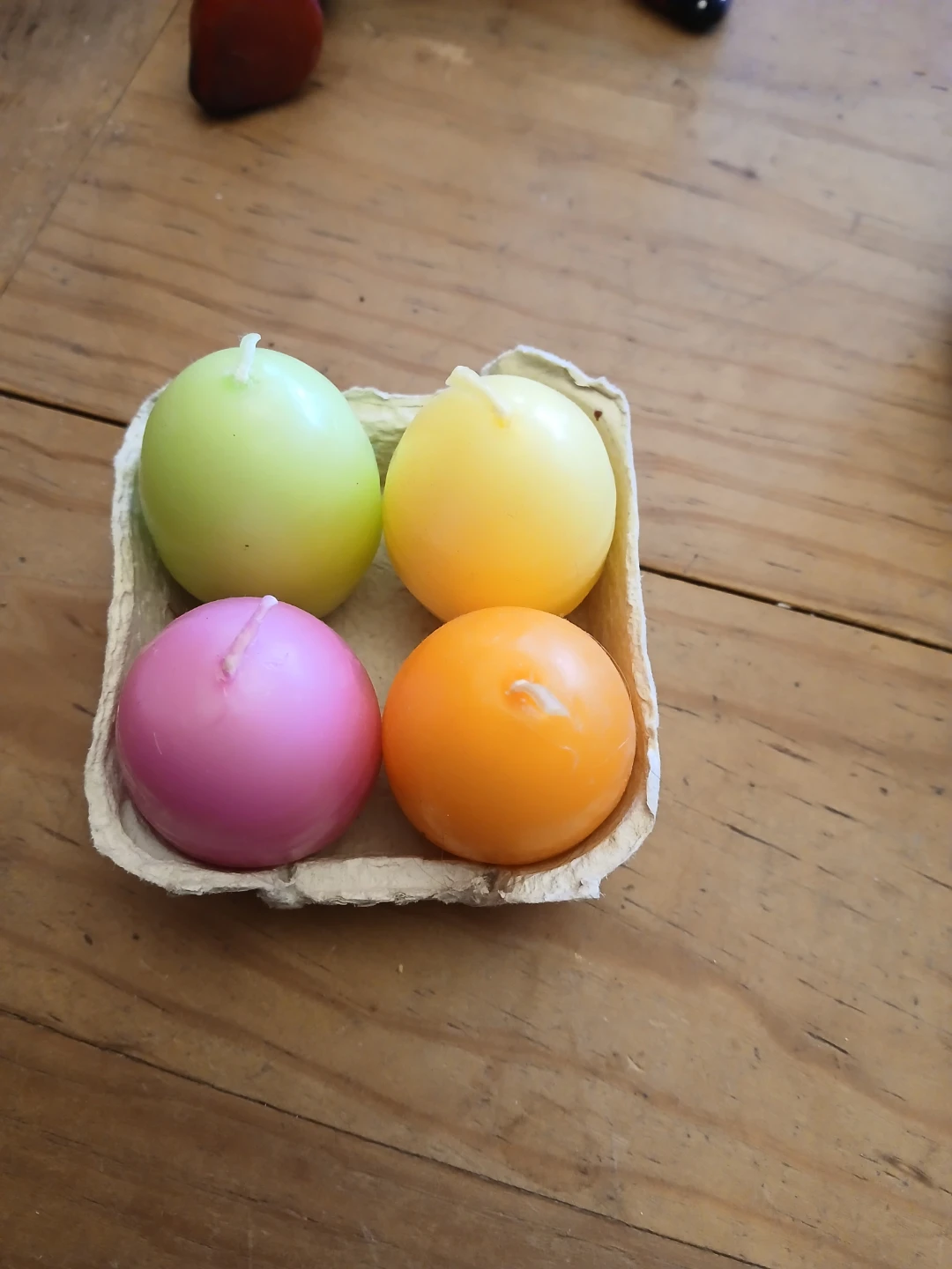 Set of 4 Easter Egg Shaped Candles - photo 2