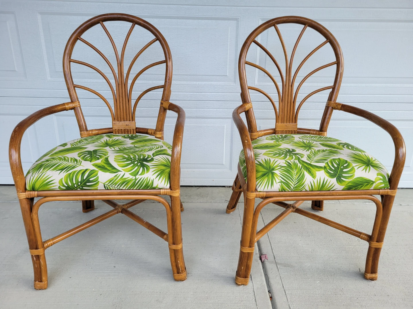 Vintage Rattan Fan-Back Armchairs with Tropical Palm Print Seats - photo 2