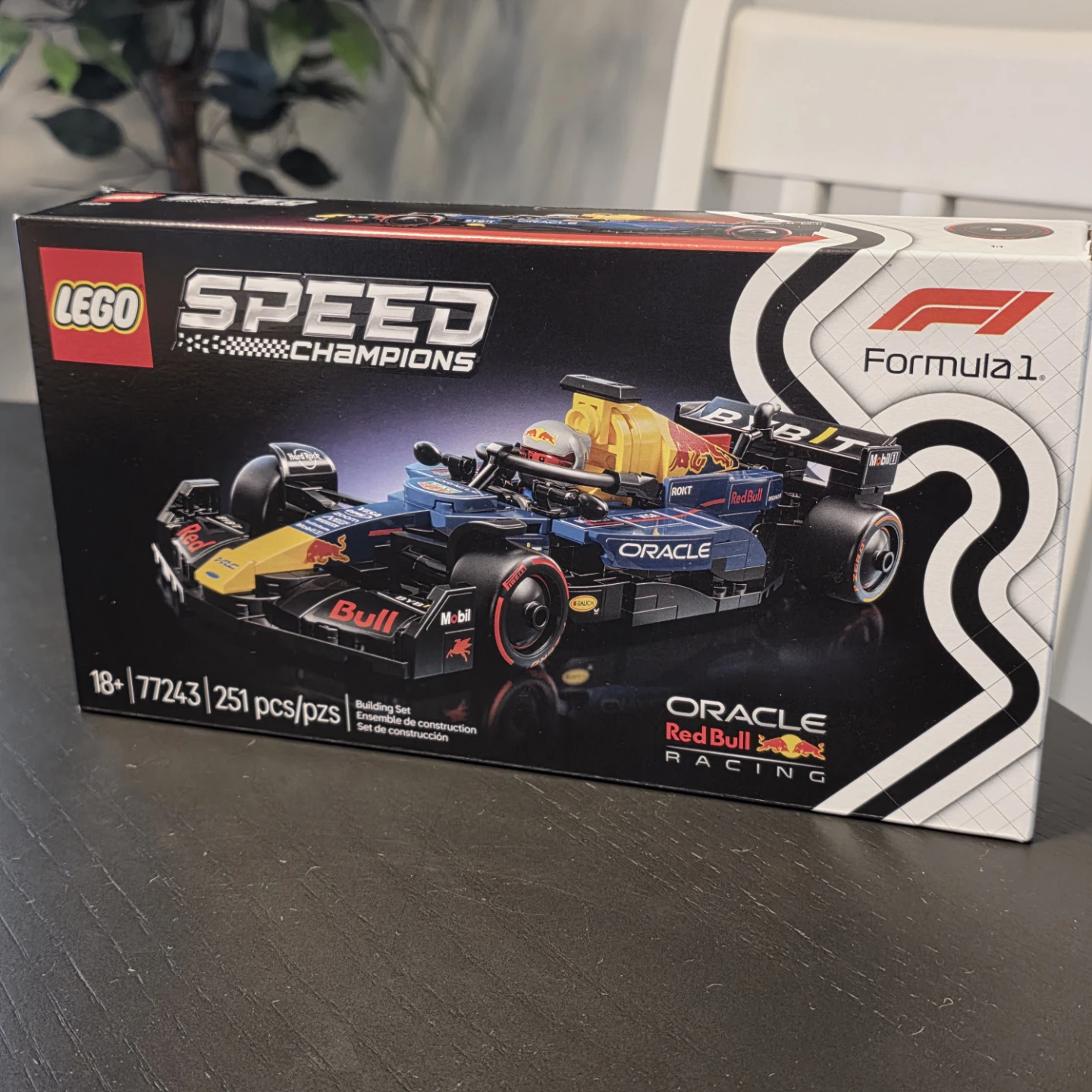 LEGO Speed Champions Oracle Red Bull Racing F1 77243
