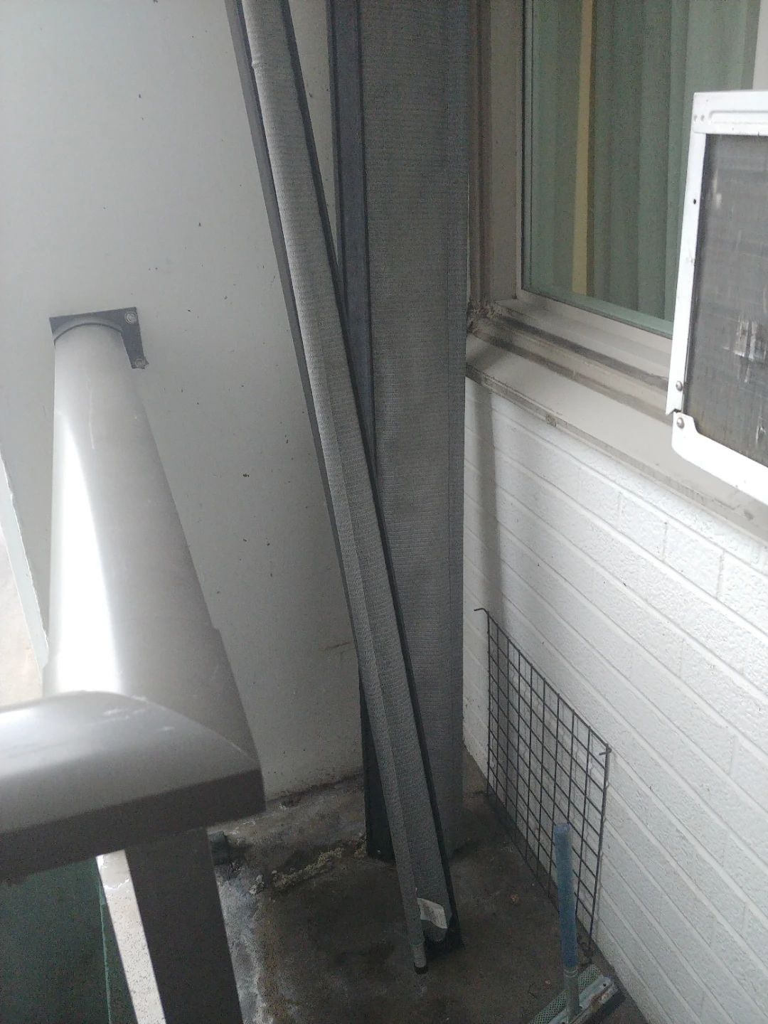 Retractable Balcony Privacy Screen - photo 2