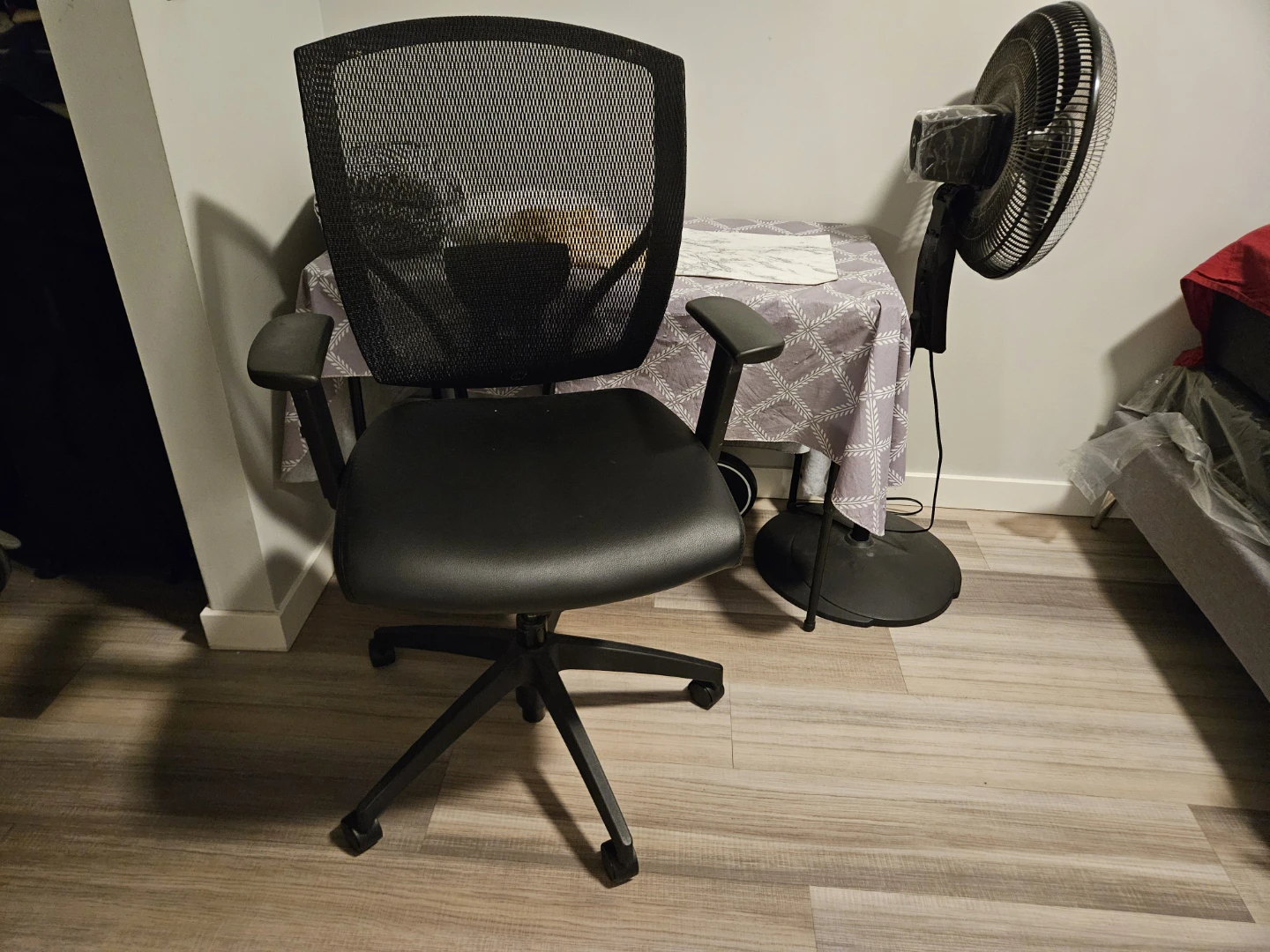 Desktop chair