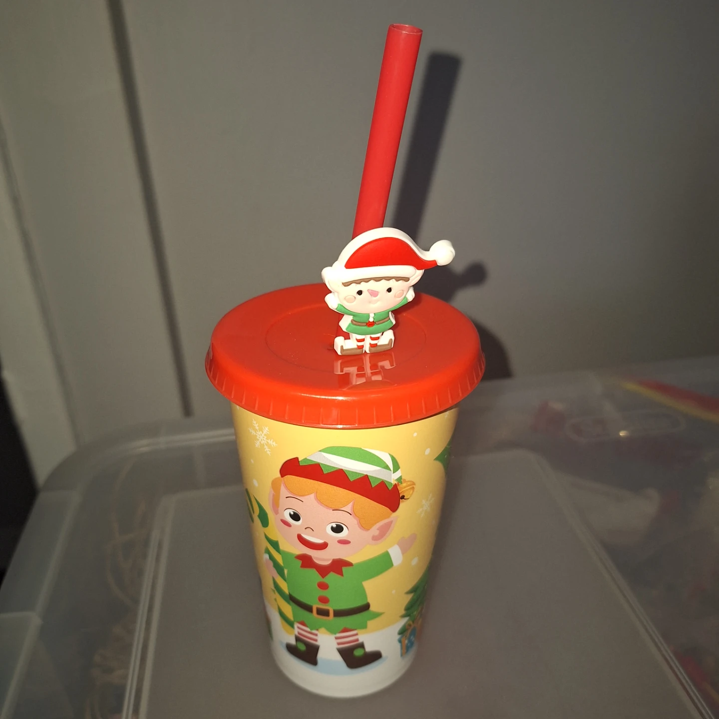 Set of 10 Christmas Themed Tumblers with Straws - photo 3
