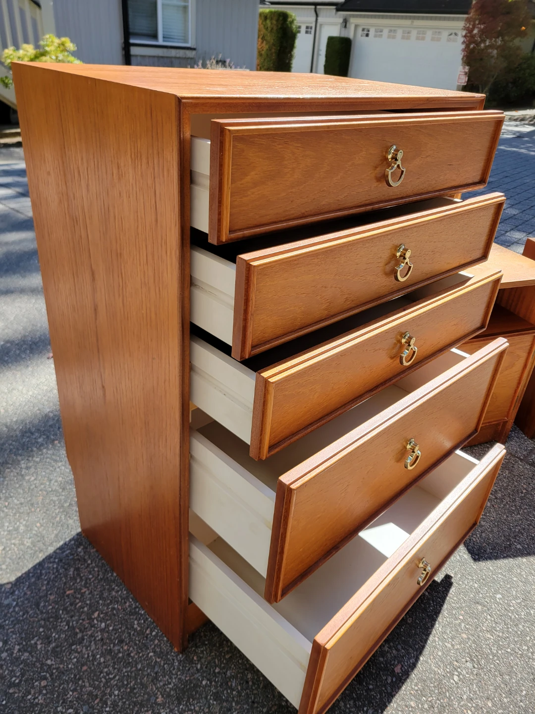 Mid-Century Modern (MCM) 5-Drawer Dresser & Nightstand Set - photo 3