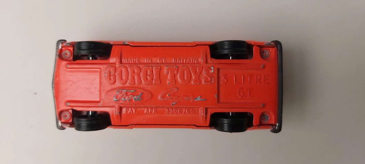 Vintage Corgi Toys Ford Capri 3 Litre GT - photo 2