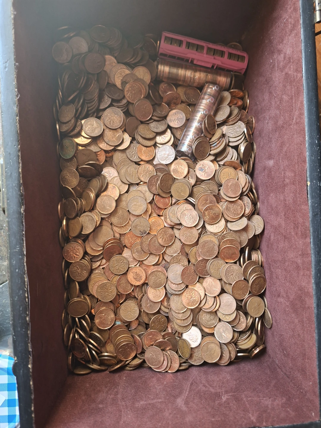 21 Lbs of Pennies in Wood Treasure Chest - photo 5
