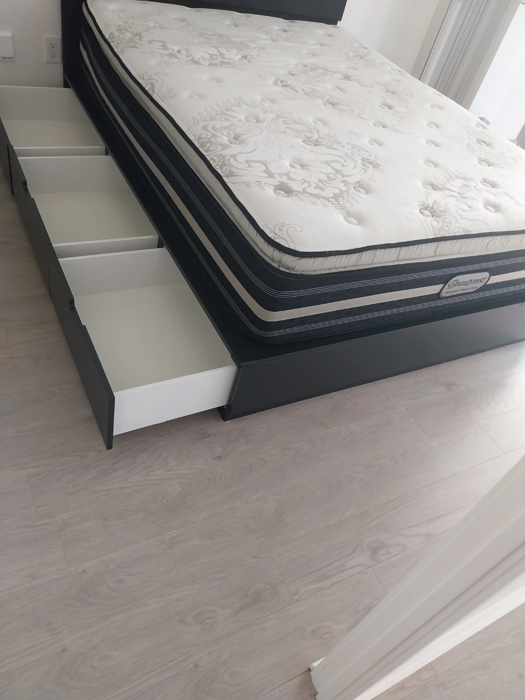 Ready-to-use Queen Storage Bed Frame (black) - photo 2