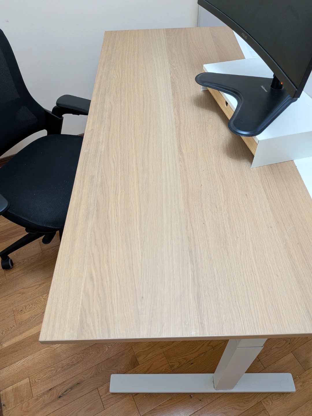 Moving Sale – Furniture & Monitor
