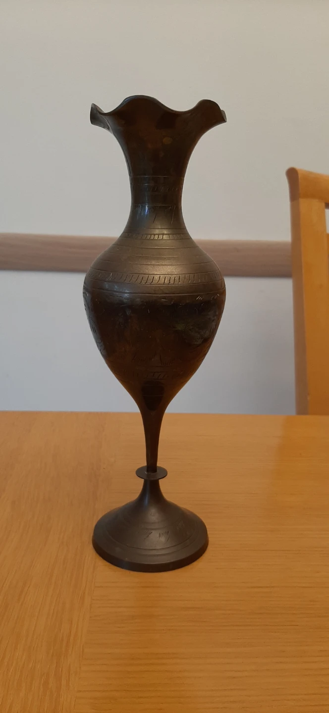Vintage brass vase with intricate engravings - photo 2