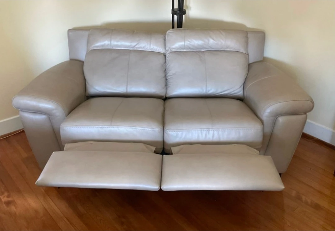 Cindy Crawford Home Leather Loveseat - photo 2