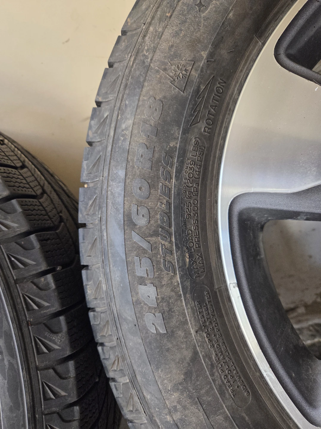 Set of 4 Michelin Latitude X-Ice Tires on Rims 245/60R18 - photo 4