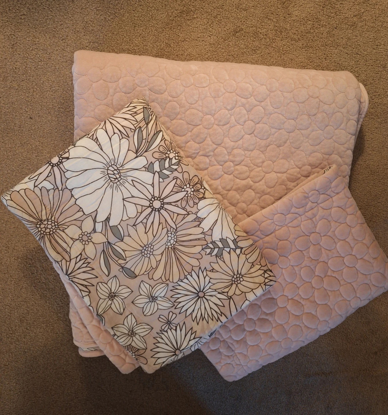 Quilt- Daisy Pink... full/ Queen - photo 2
