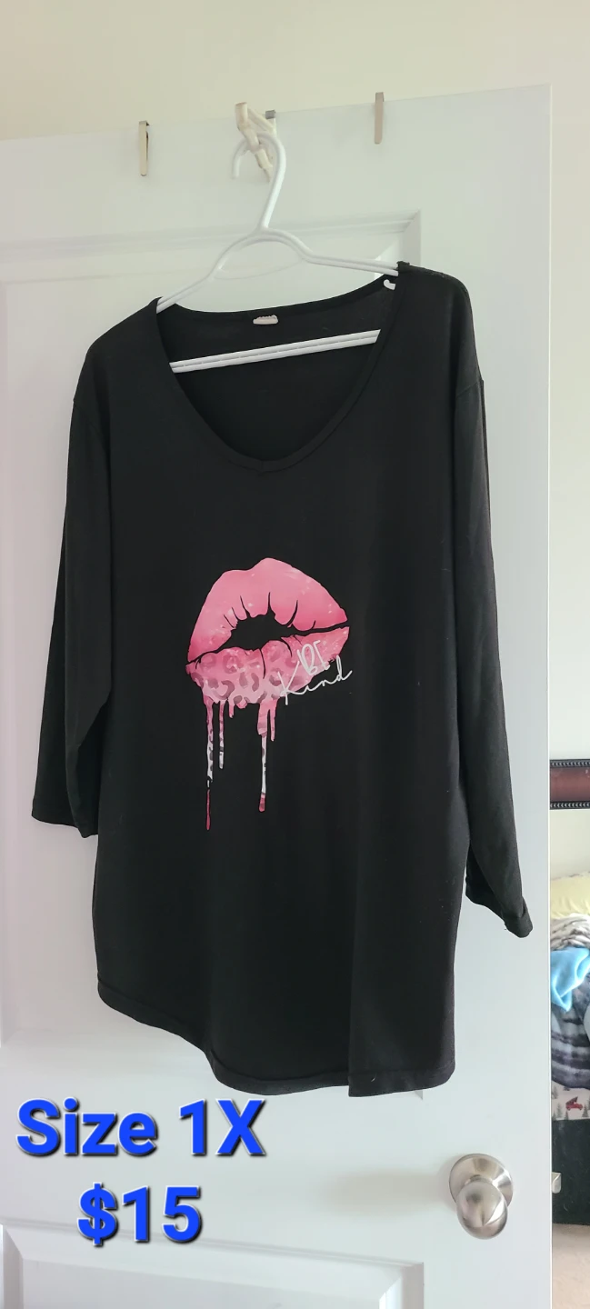 Black Be Kind Lip Graphic Shirt