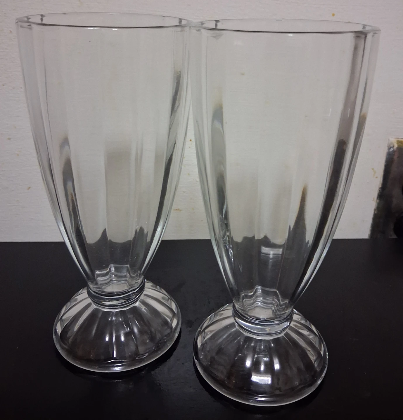 2 Retro Milkshake Glasses