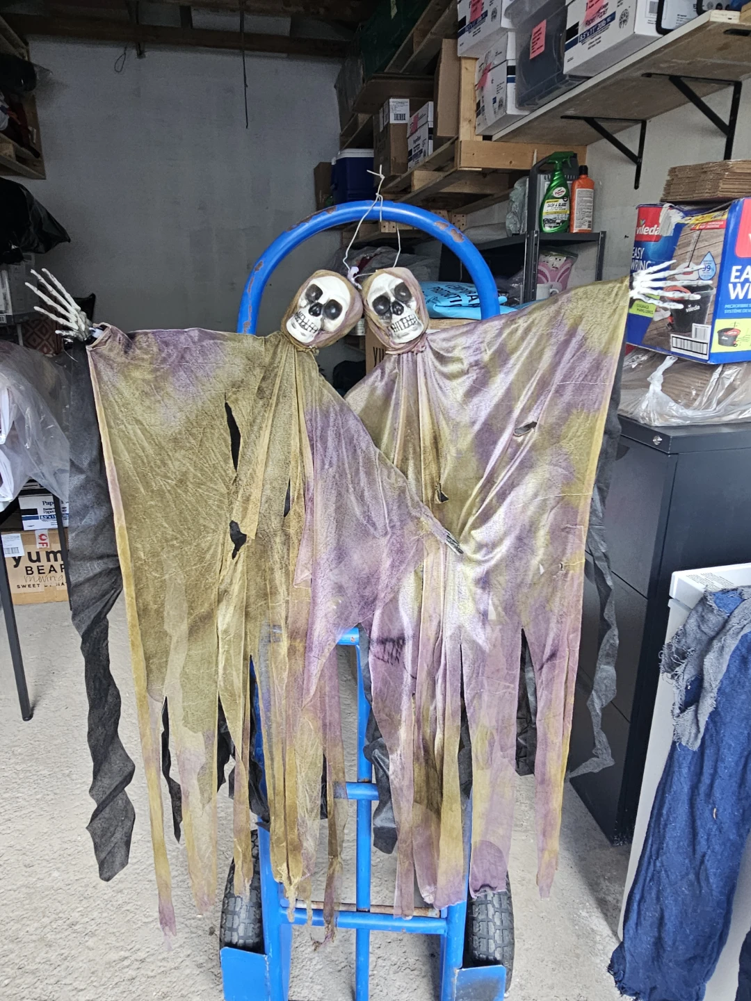 Double Hanging Skeleton Halloween Decor - photo 2