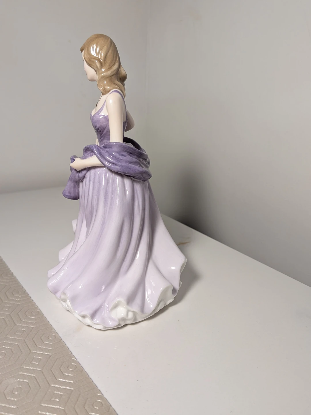 Royal Doulton Pretty Ladies A Moment In Time Figurine - photo 4