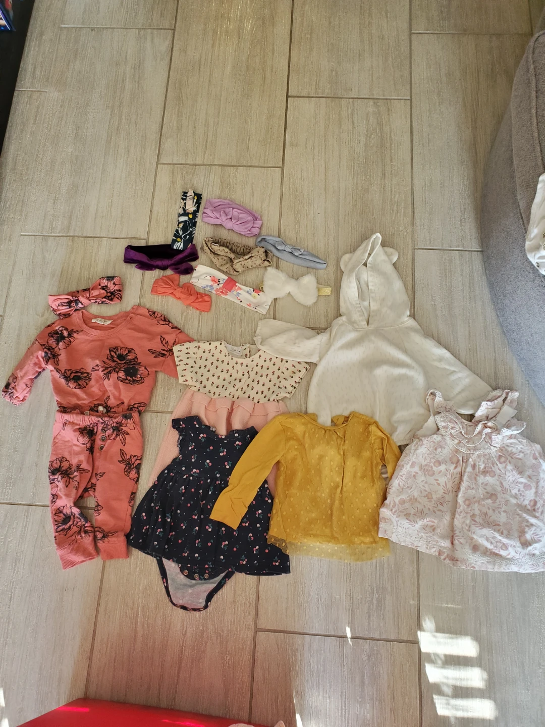 Large baby girl clothing bundle (3 to 6 months) - photo 2