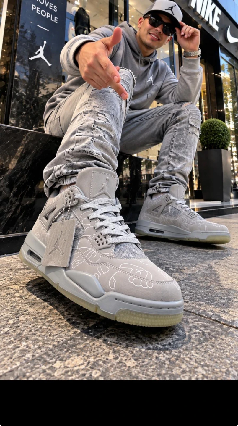 Jordan 4 Retro KAWS Cool Grey Sneakers