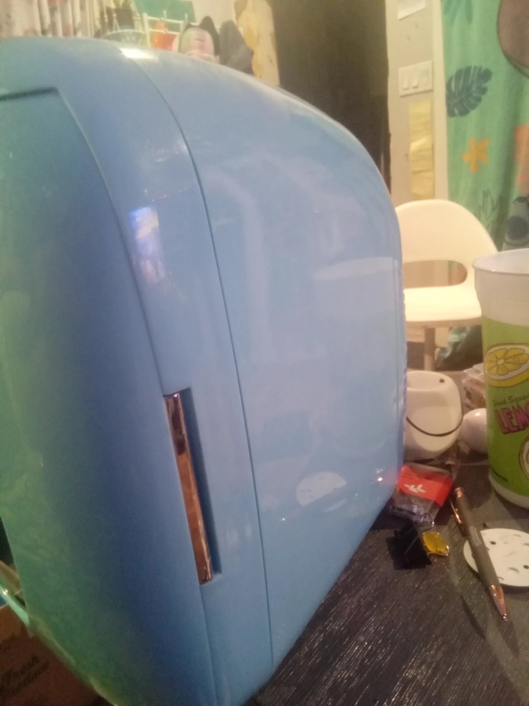 Frigidaire Retro Mini Fridge - photo 2