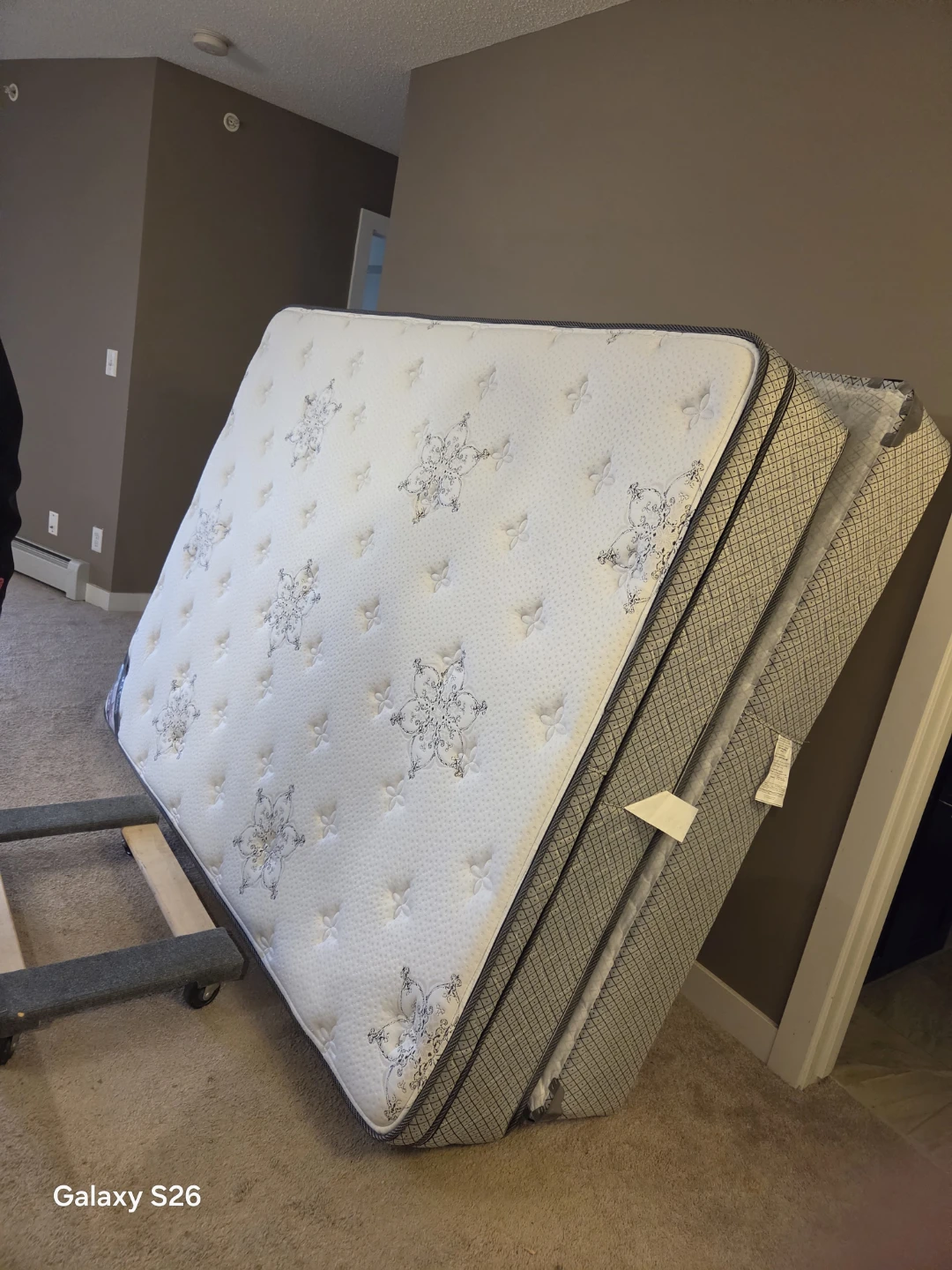 Mattress & boxspring - photo 4