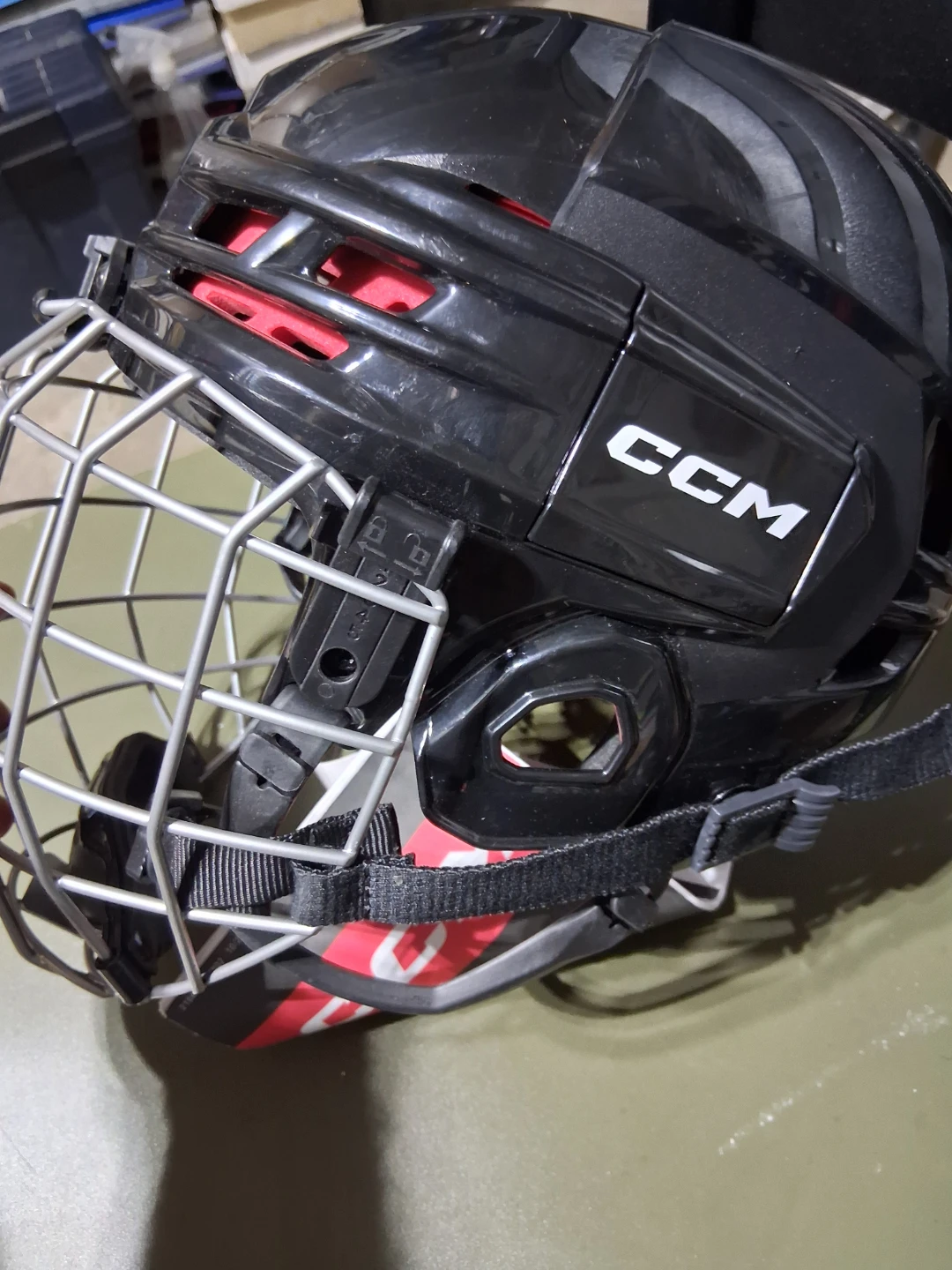 Brand new helmet - photo 2