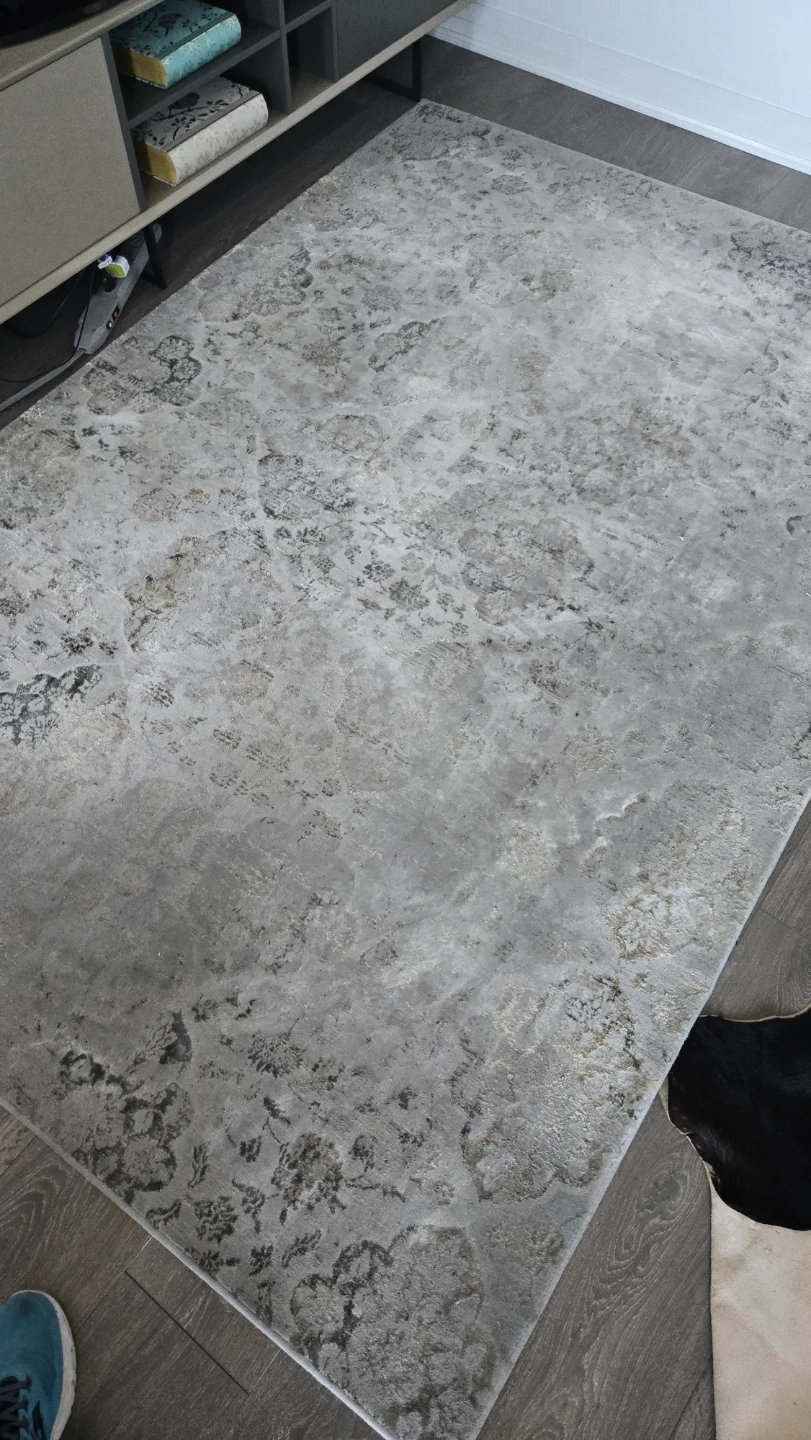 Grey Area Rug with Floral Pattern