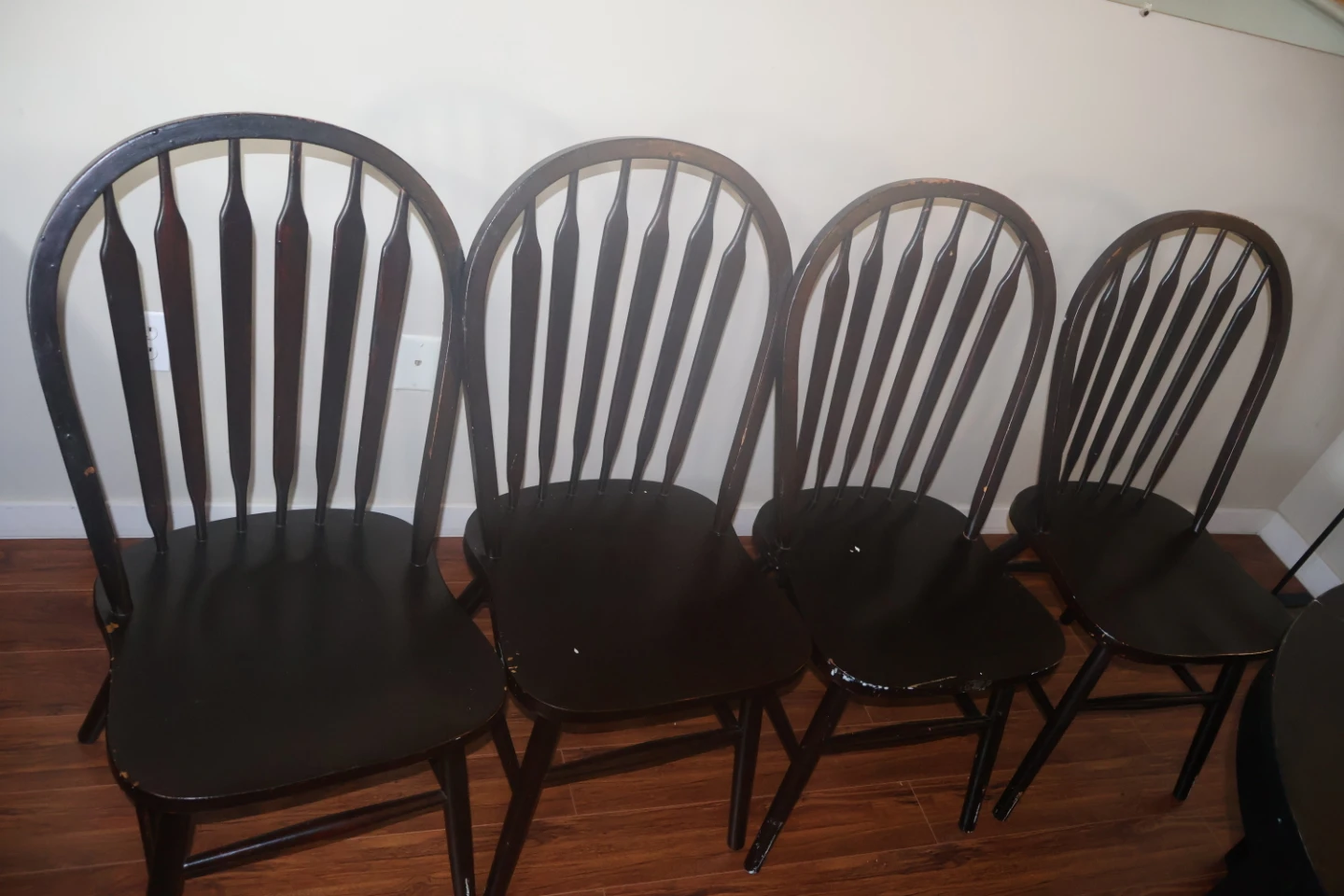 Round wooden dining table and four chairs - photo 5