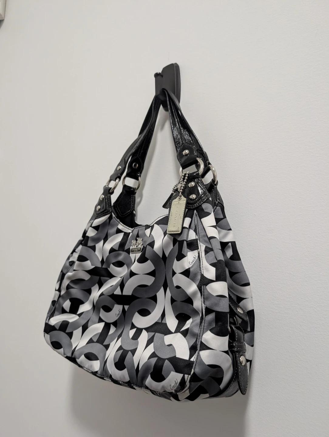 Coach Black and White Pattern Shoulder Bag - photo 2
