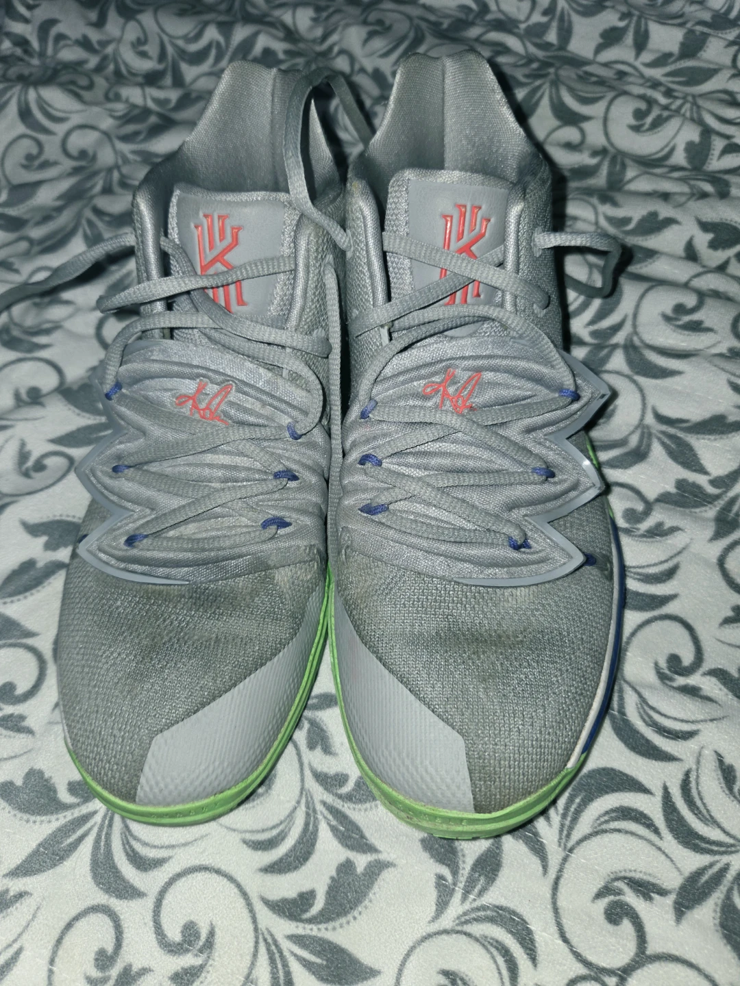 Nike Kyrie 5 Grey Basketball Shoes