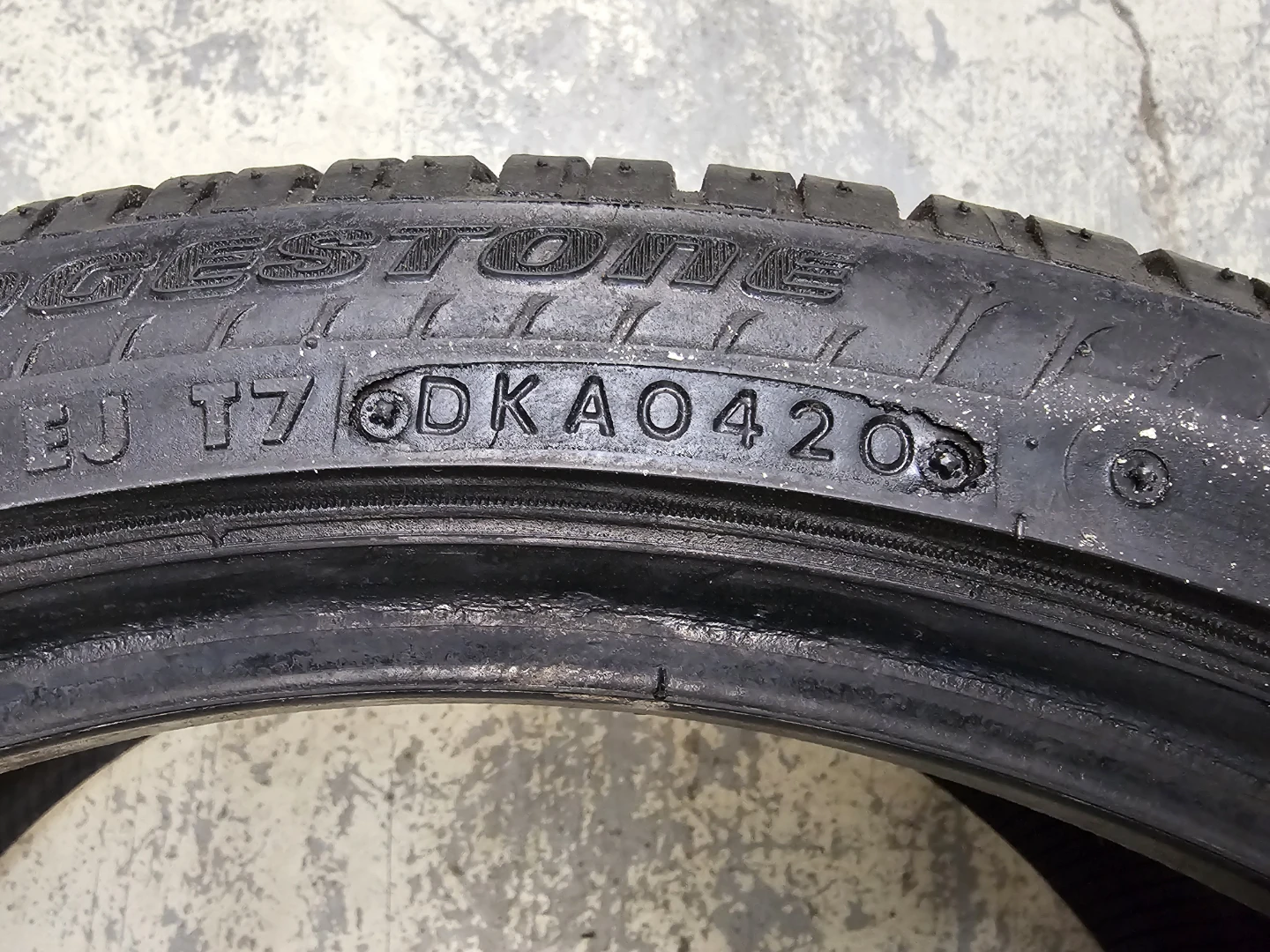 225/40 R18 ALL SEASON TIRES  (2 ONLY) - photo 4