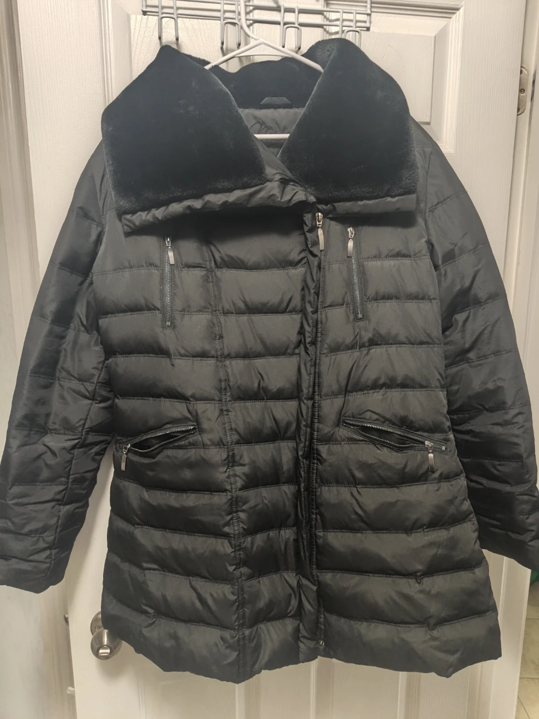 Muggs Down Jacket Black