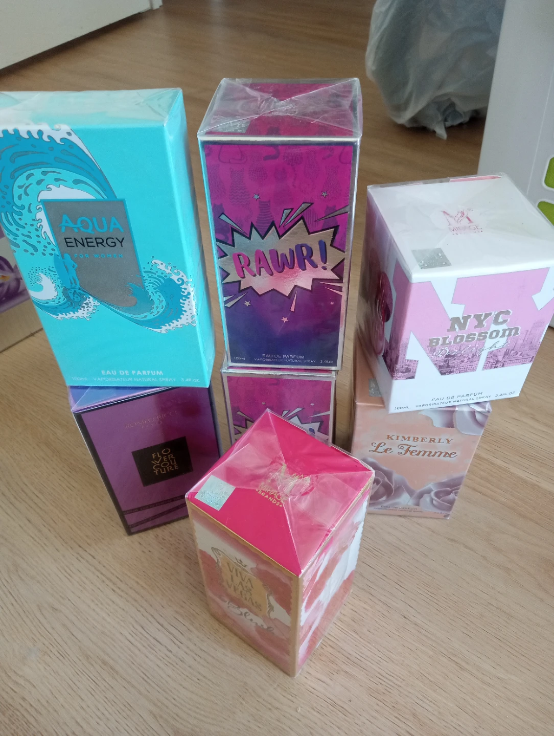 Assorted collections perfurm $35.