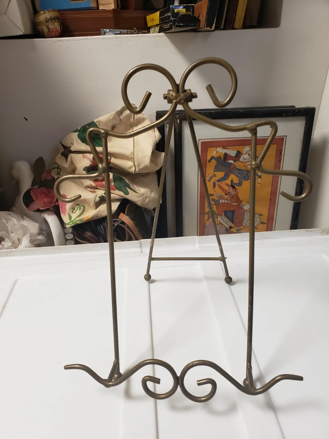 Vintage Brass Tone Metal Display Easel Stand - photo 2