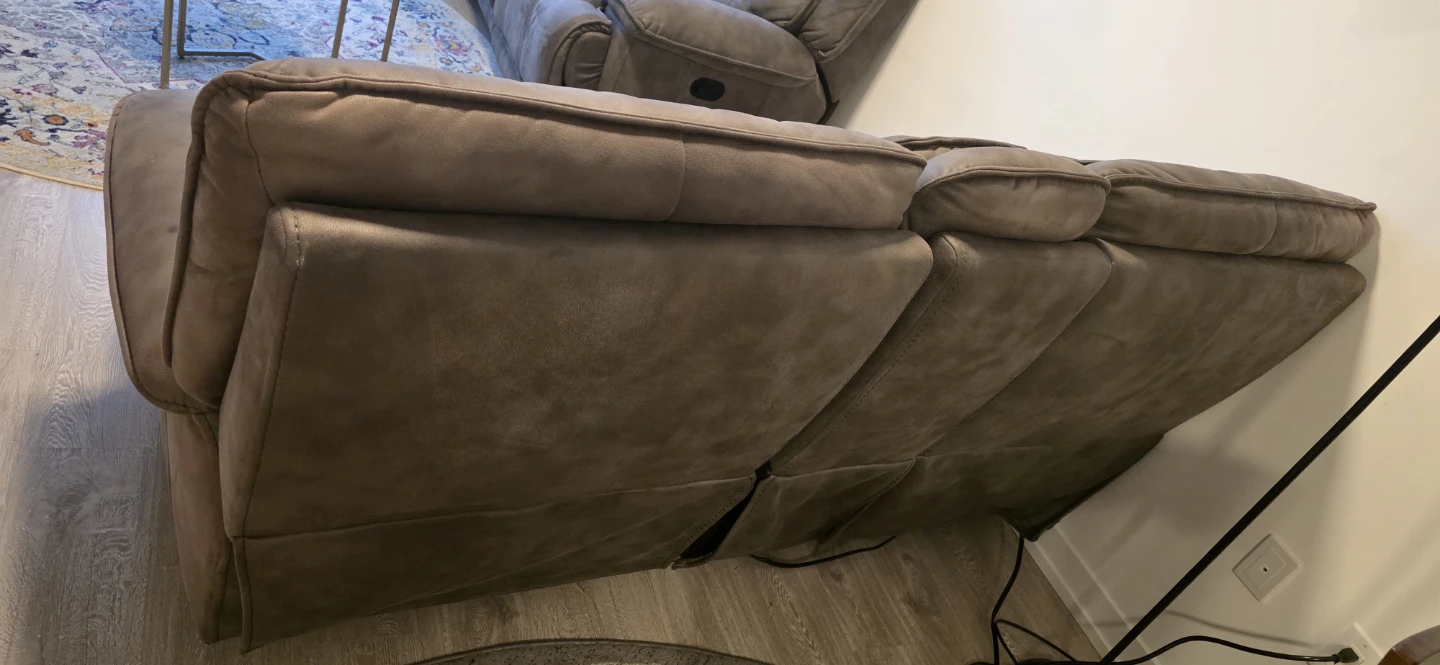 Laresview Reclining Loveseat with Console - photo 5