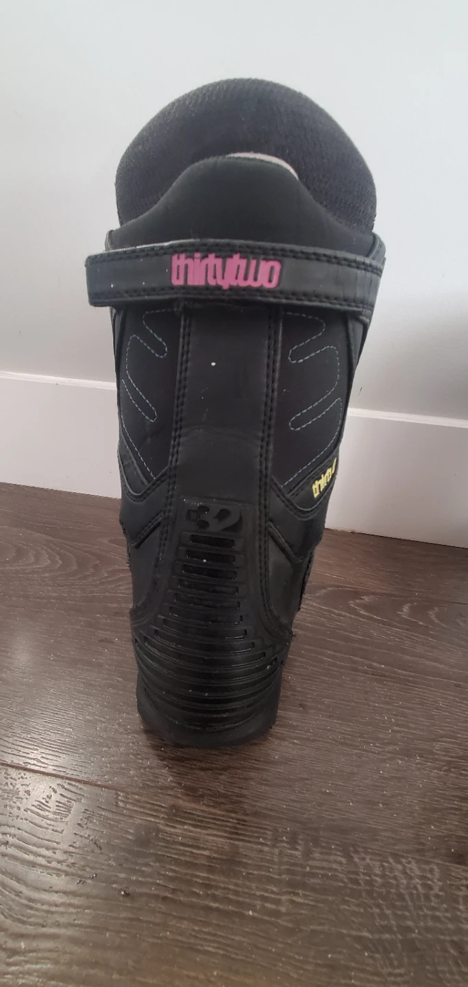 ThirtyTwo W's Lashed Snowboard Boots Size 6-7 - photo 3