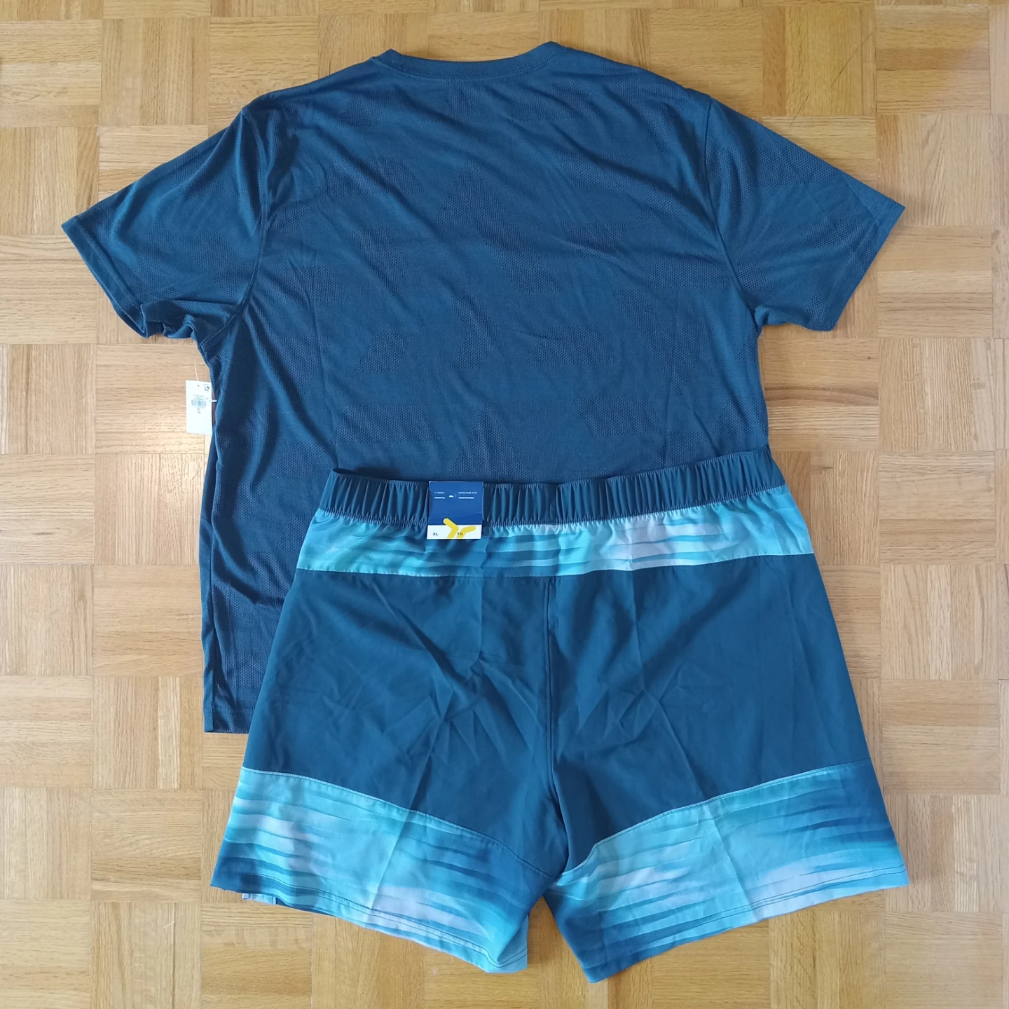 Brand New Men's Old Navy Activewear T-shirt and Shorts Set XL - photo 2
