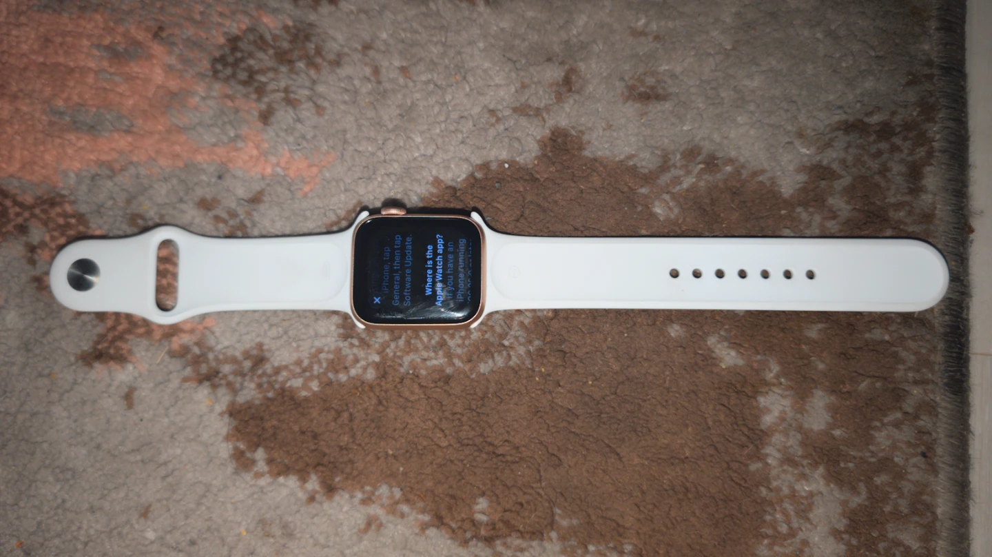 Apple Watch series 6 Gold with White Band