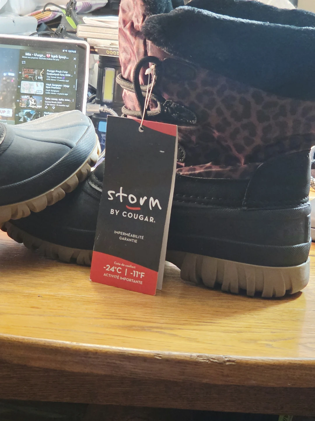 Brand new snow boots