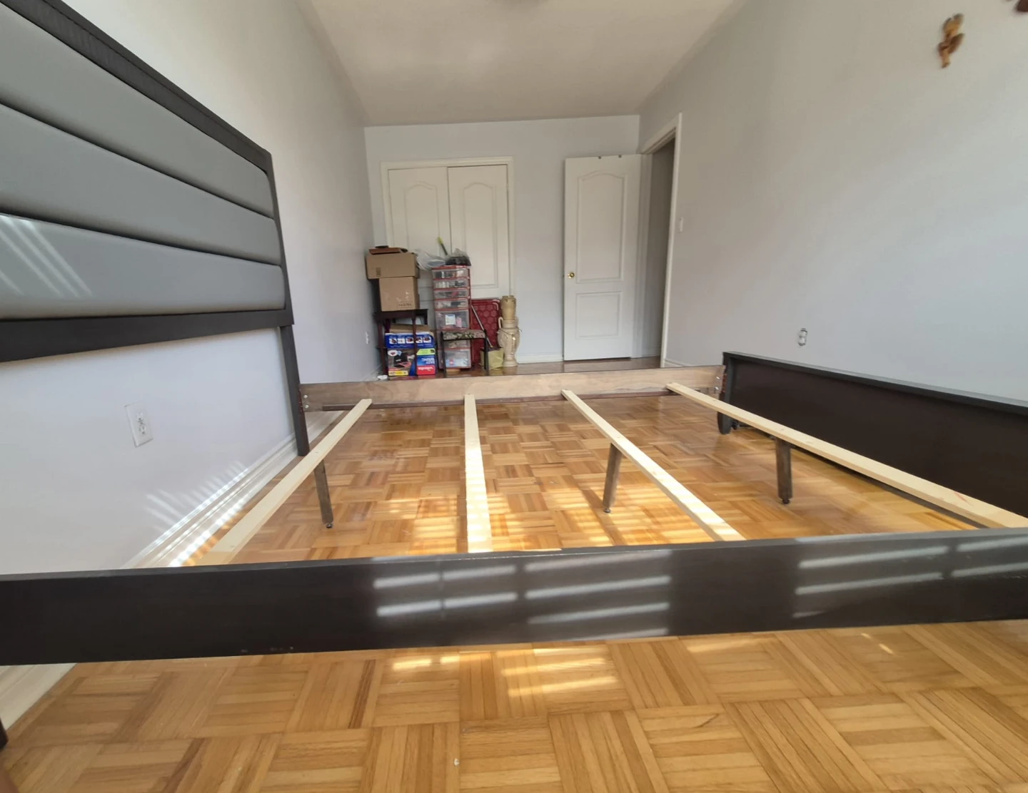 Modern Queen Size Bed Frame - photo 3