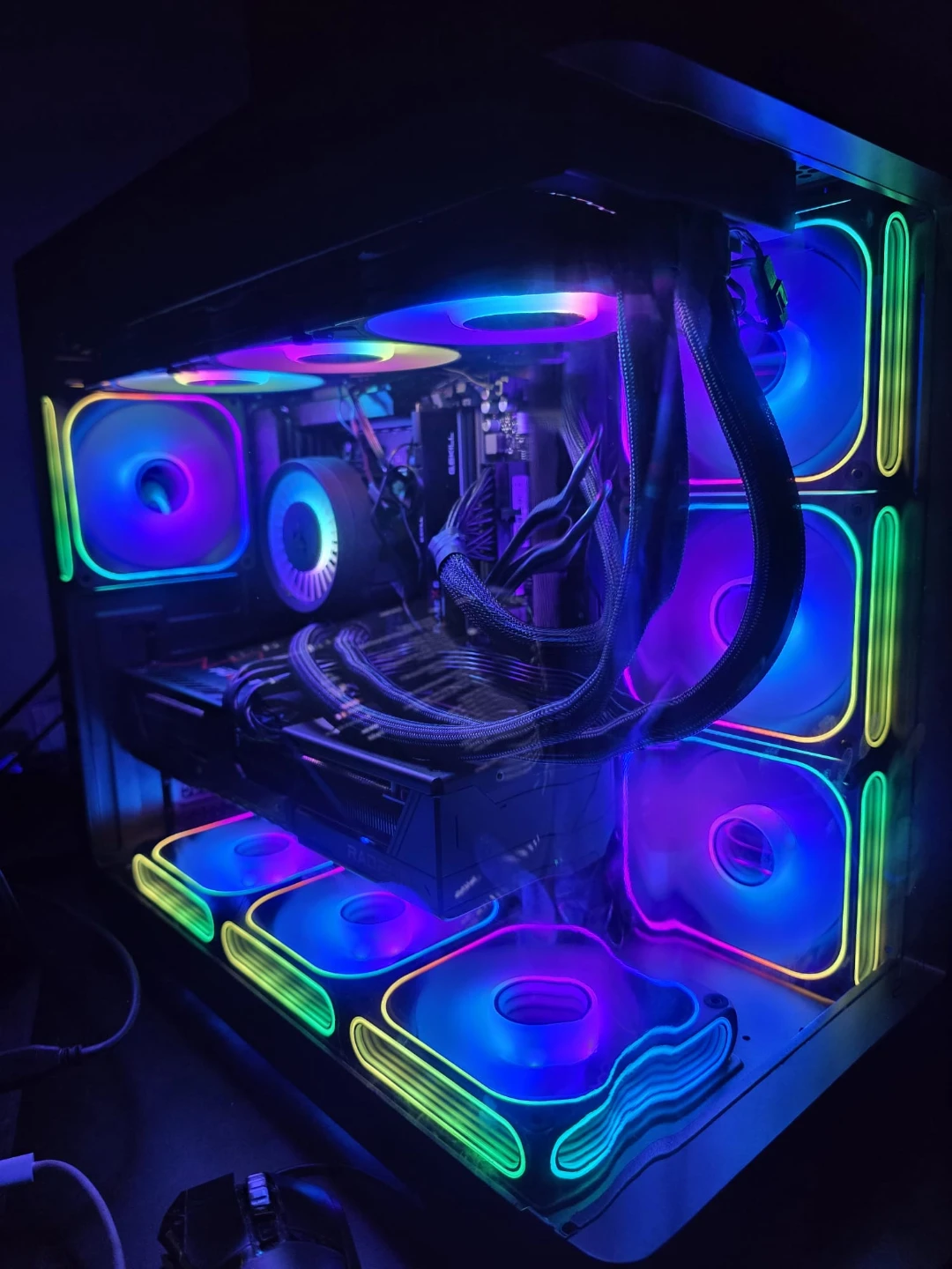 Custom High-End Gaming PC 9070 XT | 7950X3D | 32GB RAM | 4TB - photo 3