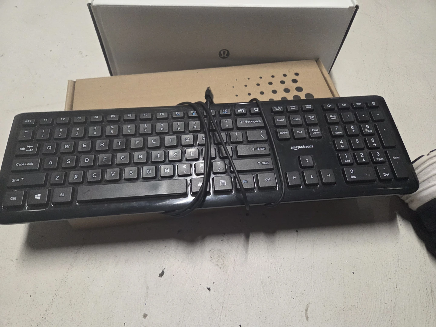 AmazonBasics Wired Keyboard - photo 5