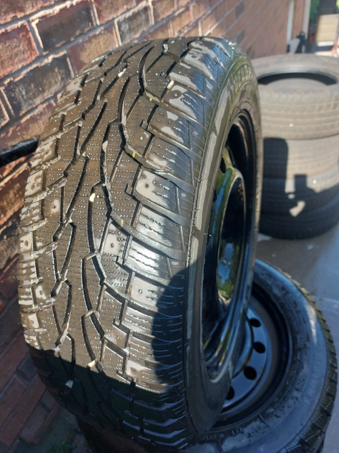 Uniroyal Tiger Paw Ice & Snow Tires 205/60R16 - photo 2